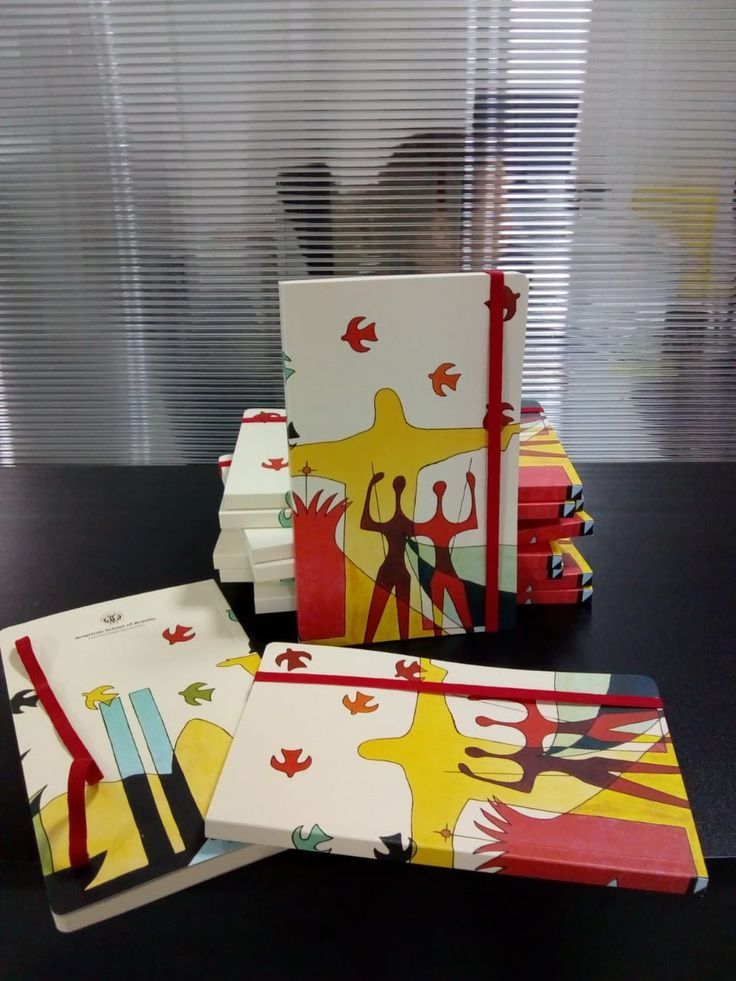 Canetas, chaveiros e brindes personalizados